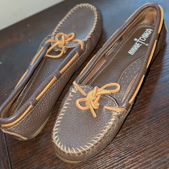 Minnetonka moccasins - Picture 3 of 3